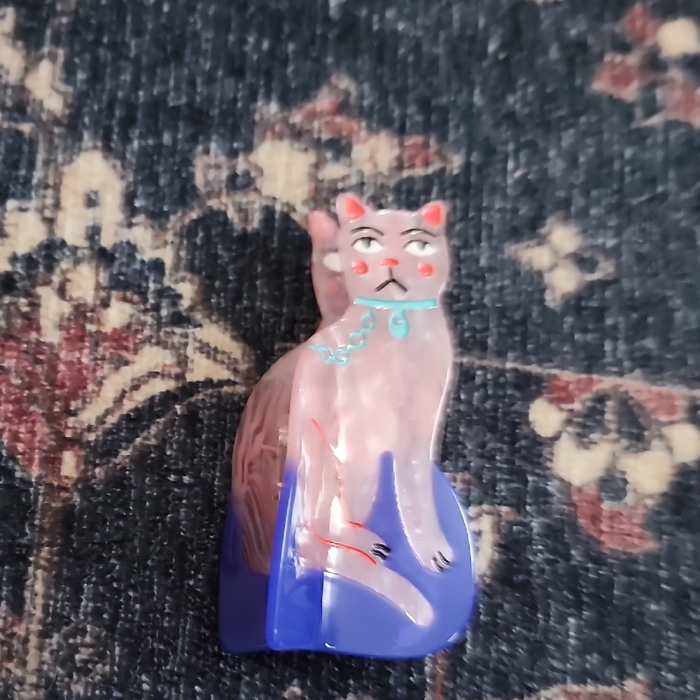 Elegant Blue and Pink Cat Claw Clip